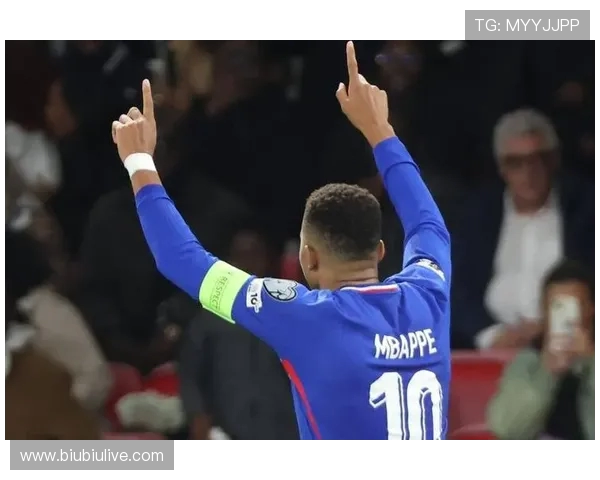 布安加盛赞昔日搭档:萨利巴当世第一中卫,姆巴佩乃锋线天花板 布安加盛赞昔日搭档:萨利巴当世第一中卫,姆巴佩乃锋线天花板